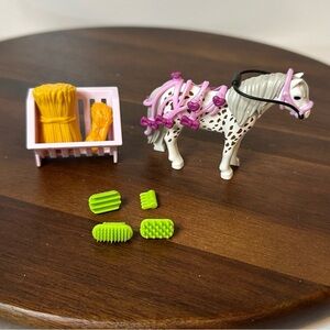 🐴 Playmobil Horse Grooming Set – Spotted Horse, Feed Bin & Accessories